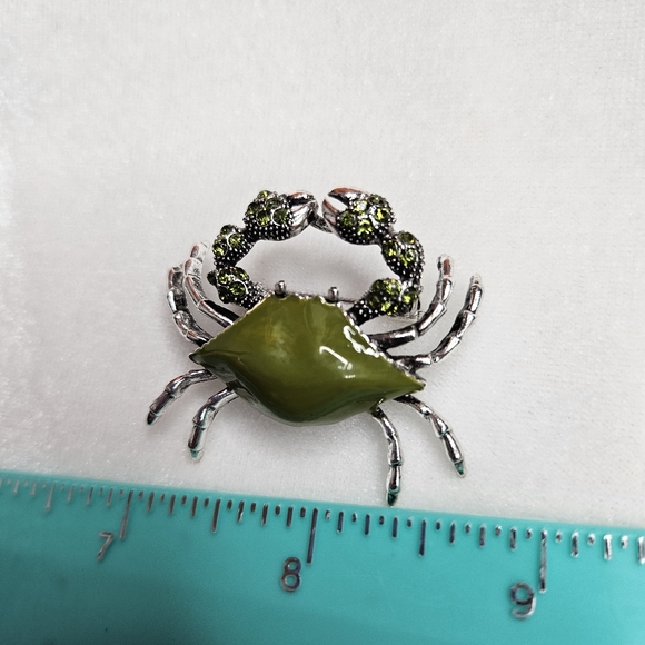 Elegant Green Silver Rhinestone Crab Brooch Pin Retro Style NWOT Silver Tone - Picture 8 of 8